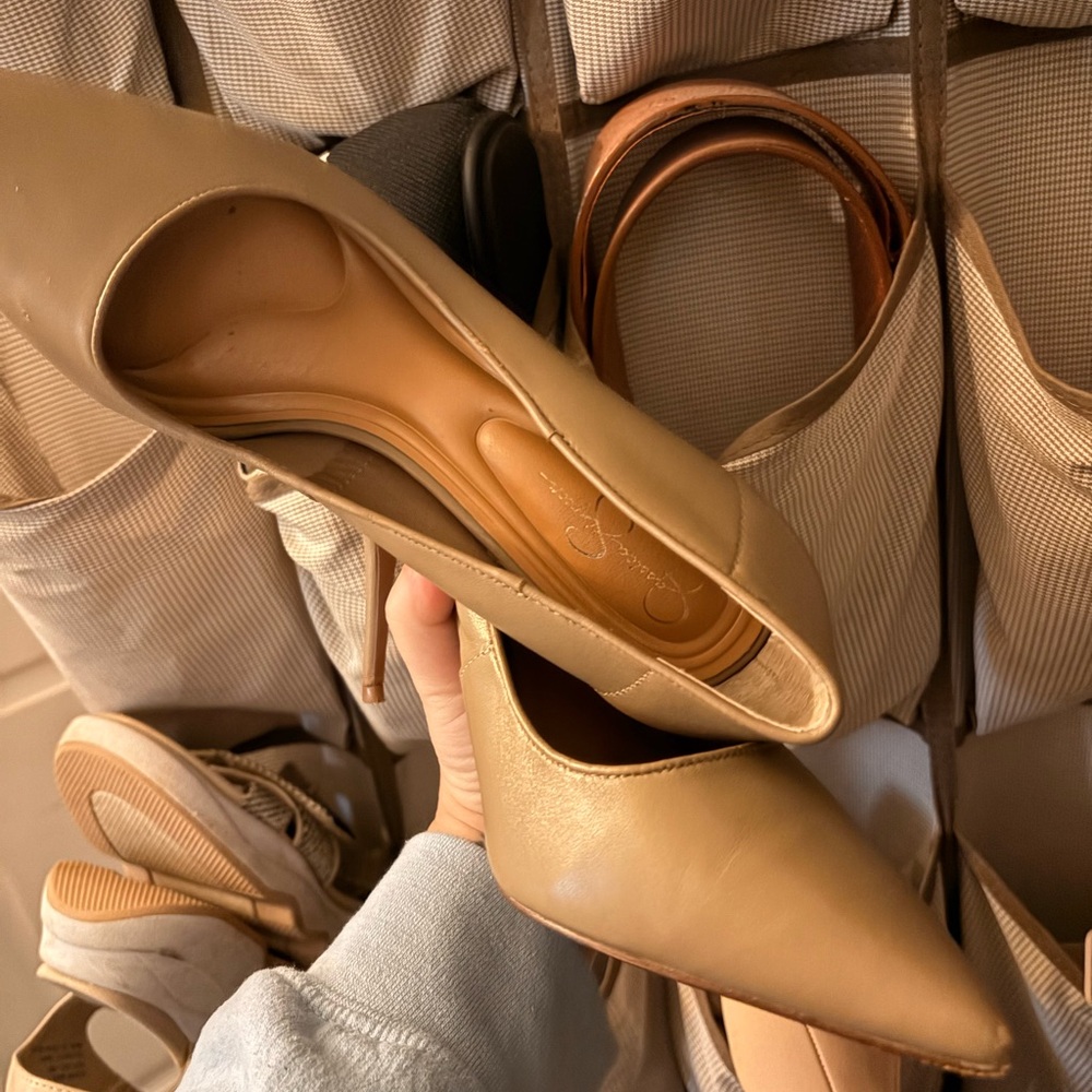 Jessica Simpson Tan Pointed Heels